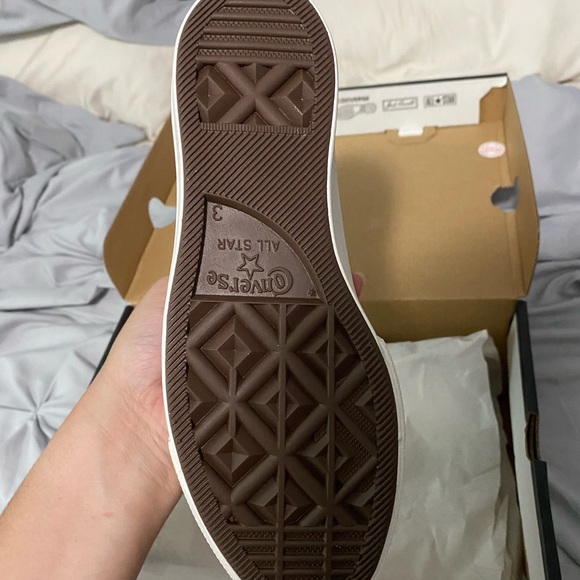 SOLD Summer spirit women’s converse - Picture 3 of 4